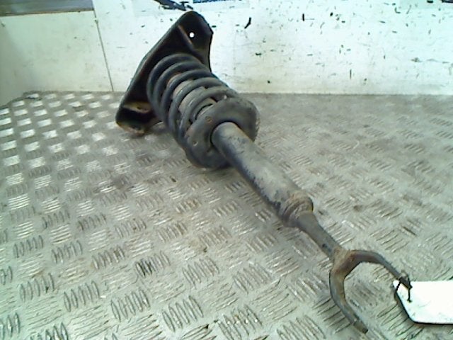Veerpoot Links Voor Volkswagen Passat Variant (3B5) 1998, Gebruikt, Volkswagen, Volkswagen AG, Kundenbetreuung@volkswagen.de
