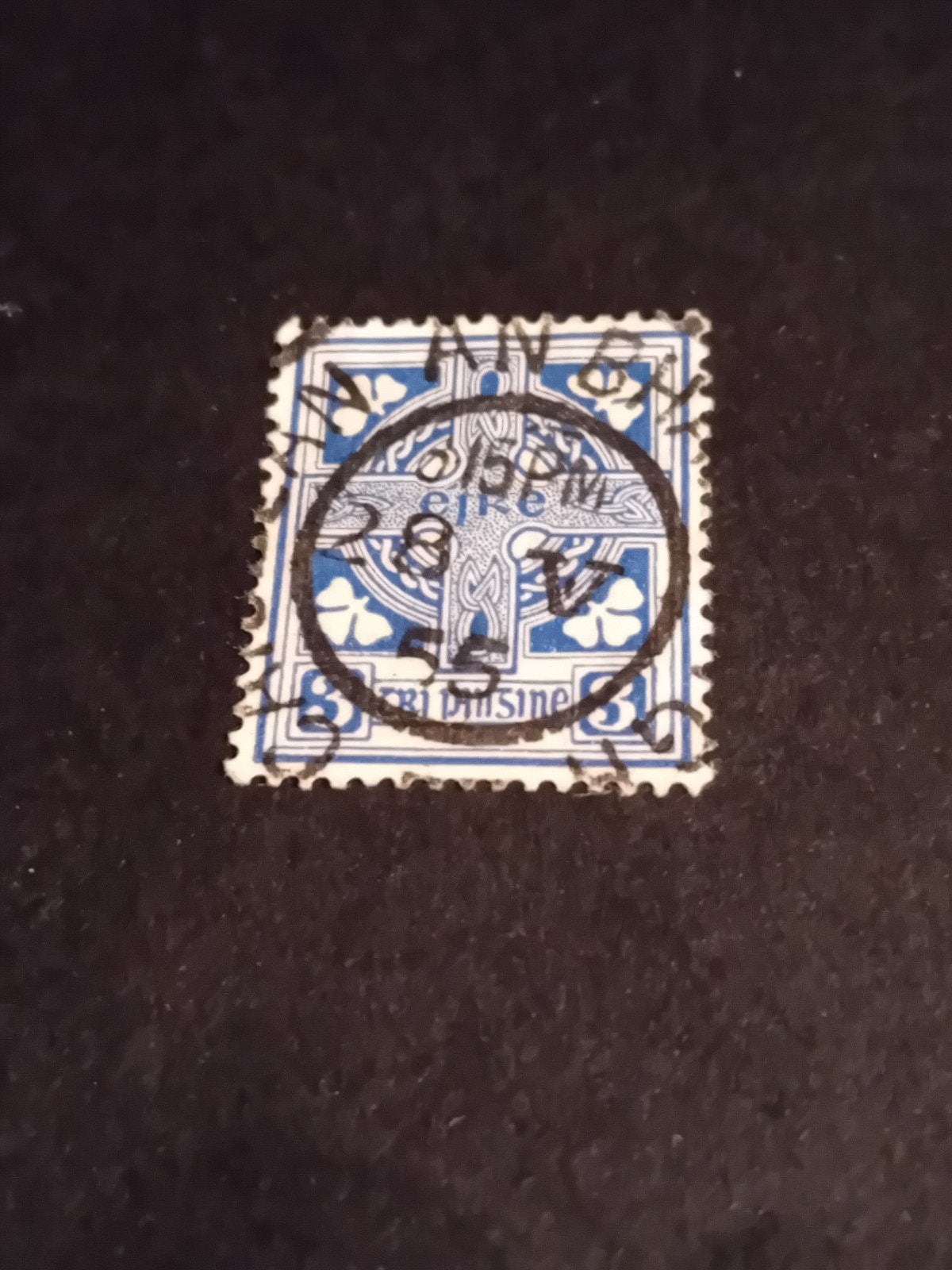 Ierse postzegel met Keltisch kruis, gestempeld, Ophalen of Verzenden