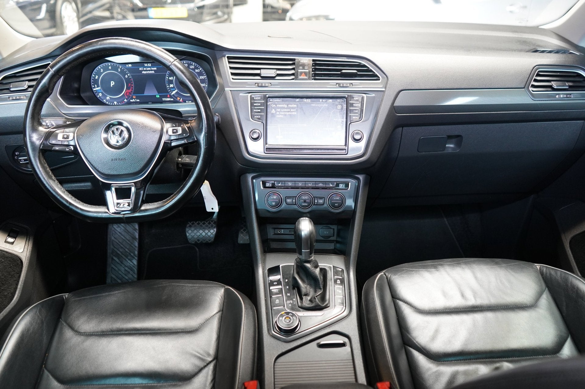 Volkswagen Tiguan 2.0 TSI 4Motion Highline | AUTOMAAT | PANO, Gebruikt, Euro 6, 4 cilinders, 1984 cc