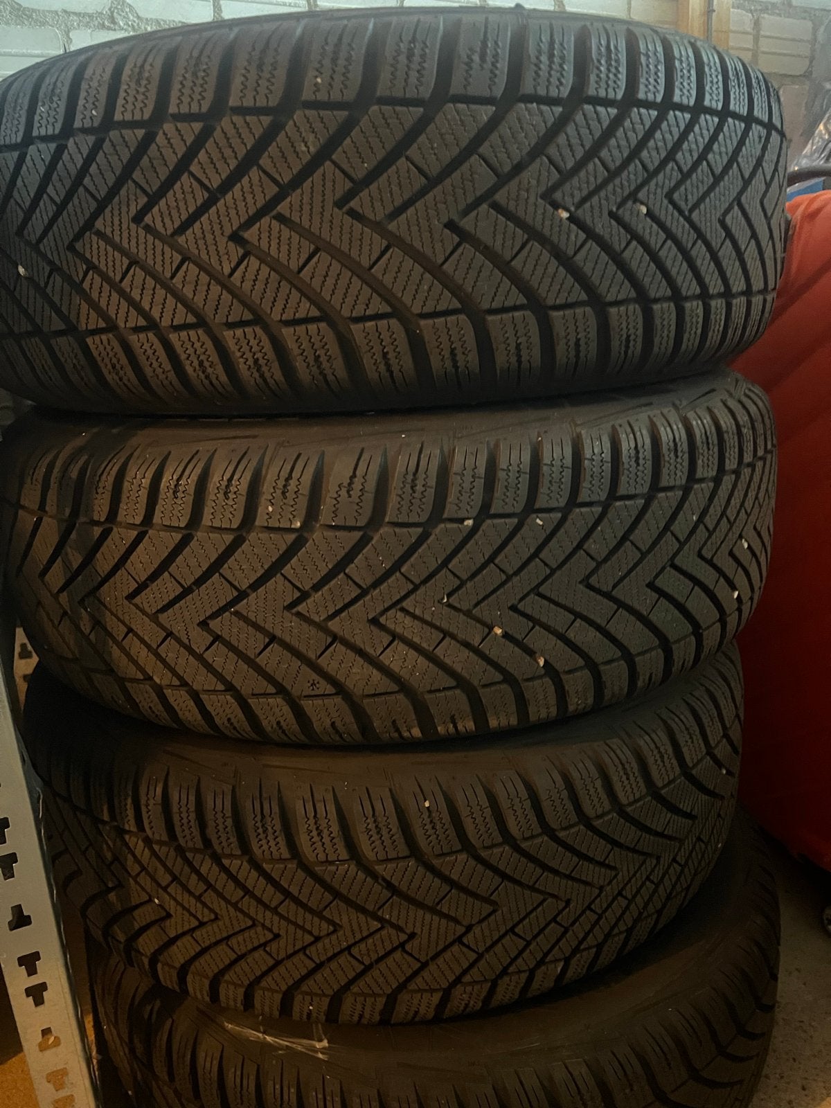 Vredestein Winterbanden 205/55 R16 met Citroën wieldoppen, Auto-onderdelen, Banden en Velgen, Ophalen, Gebruikt, 16 inch, Banden en Velgen