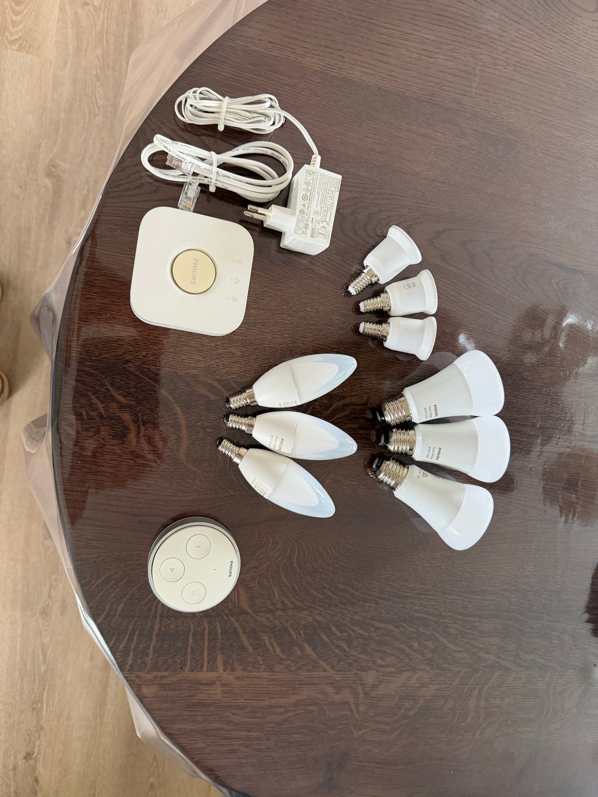 Philips Hue Starterset met Bridge, Switch en diverse lampen, 30 tot 60 watt, Philips Hue, Instelbaar wit, Zo goed als nieuw