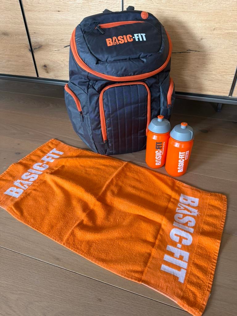 Basic Fit rugtas/bidons/handdoek, Ophalen, Zo goed als nieuw