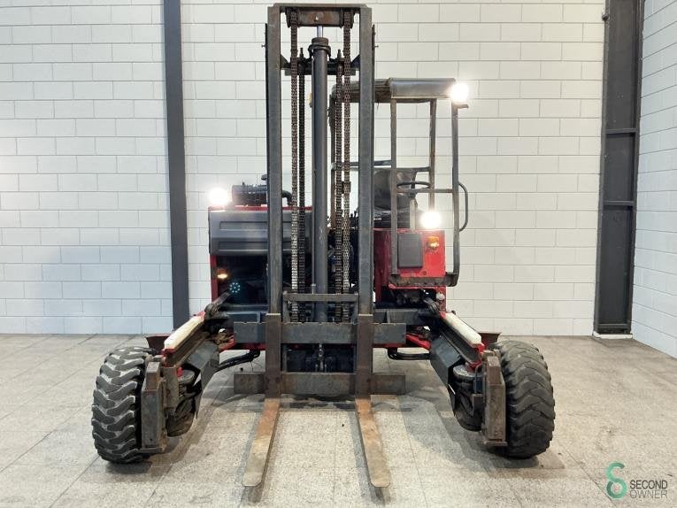 Heftrucks Diesel Moffett M7 30.4W 2004 4 Weg, Zakelijke goederen, Machines en Bouw | Heftrucks en Intern transport, 3000 tot 4000 kg