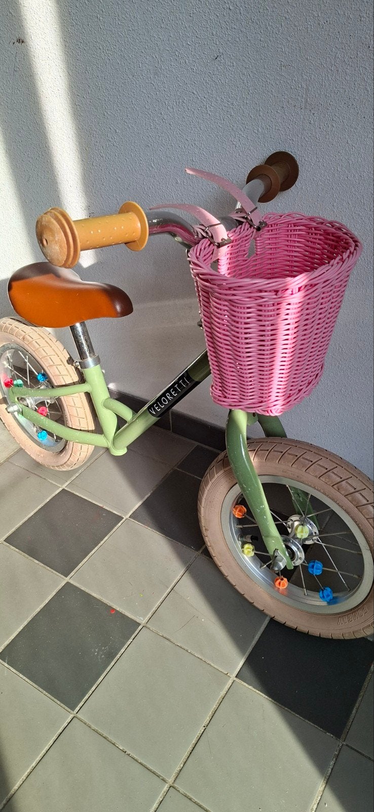 Leuke groene Veloretti loopfietsje met mandje en wielkralen, Ophalen, Zo goed als nieuw, Veloretti
