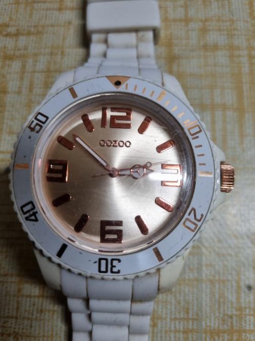 Horloge wit goud kunststof metaal oozoo, Ophalen of Verzenden, 'T Olde Gre-j, Info@toldegrej.nl, Endepoelstraat 20f Didam