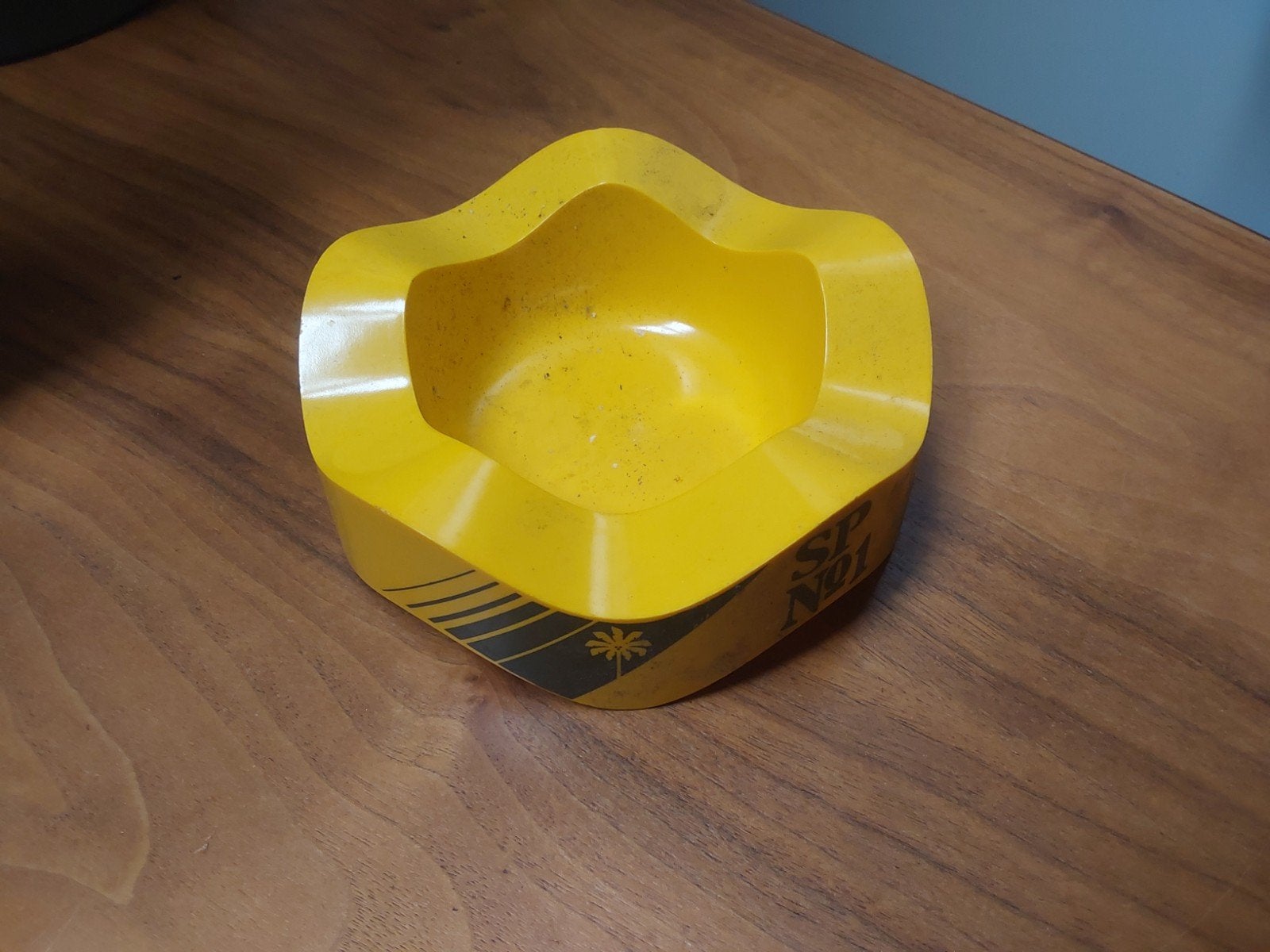 MELAMINE SINUS ASBAK STAPELBAAR ORIGINEEL GEEL MET, Ophalen of Verzenden