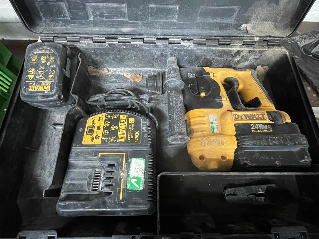 Klopboormachine /boorhamer DeWalt +accu +oplader +kist, Doe-het-zelf en Verbouw, Gereedschap | Boormachines, Ophalen of Verzenden