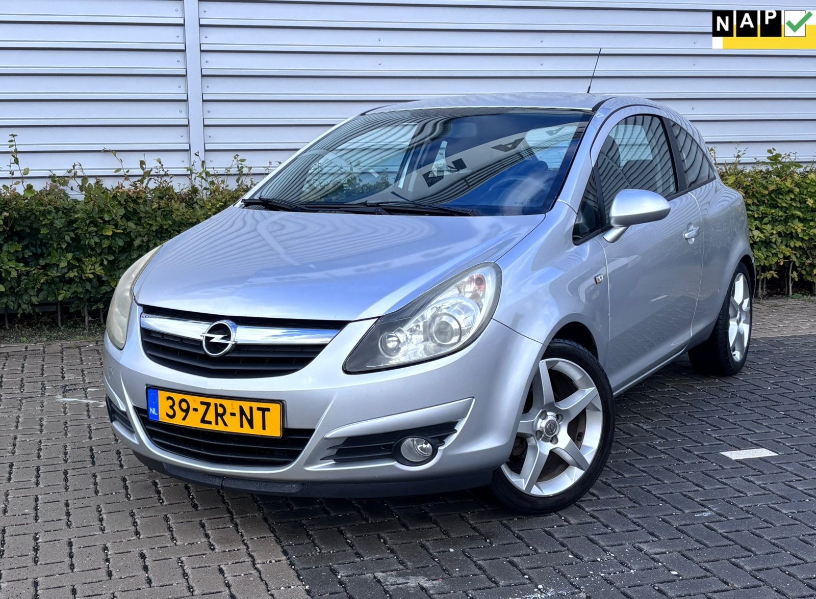 Opel Corsa 1.4 16V NAP Airco Cruise Xenon Nieuwe APK 10-2027, Auto's, Voorwielaandrijving, 40 €/maand, 4 cilinders, Origineel Nederlands