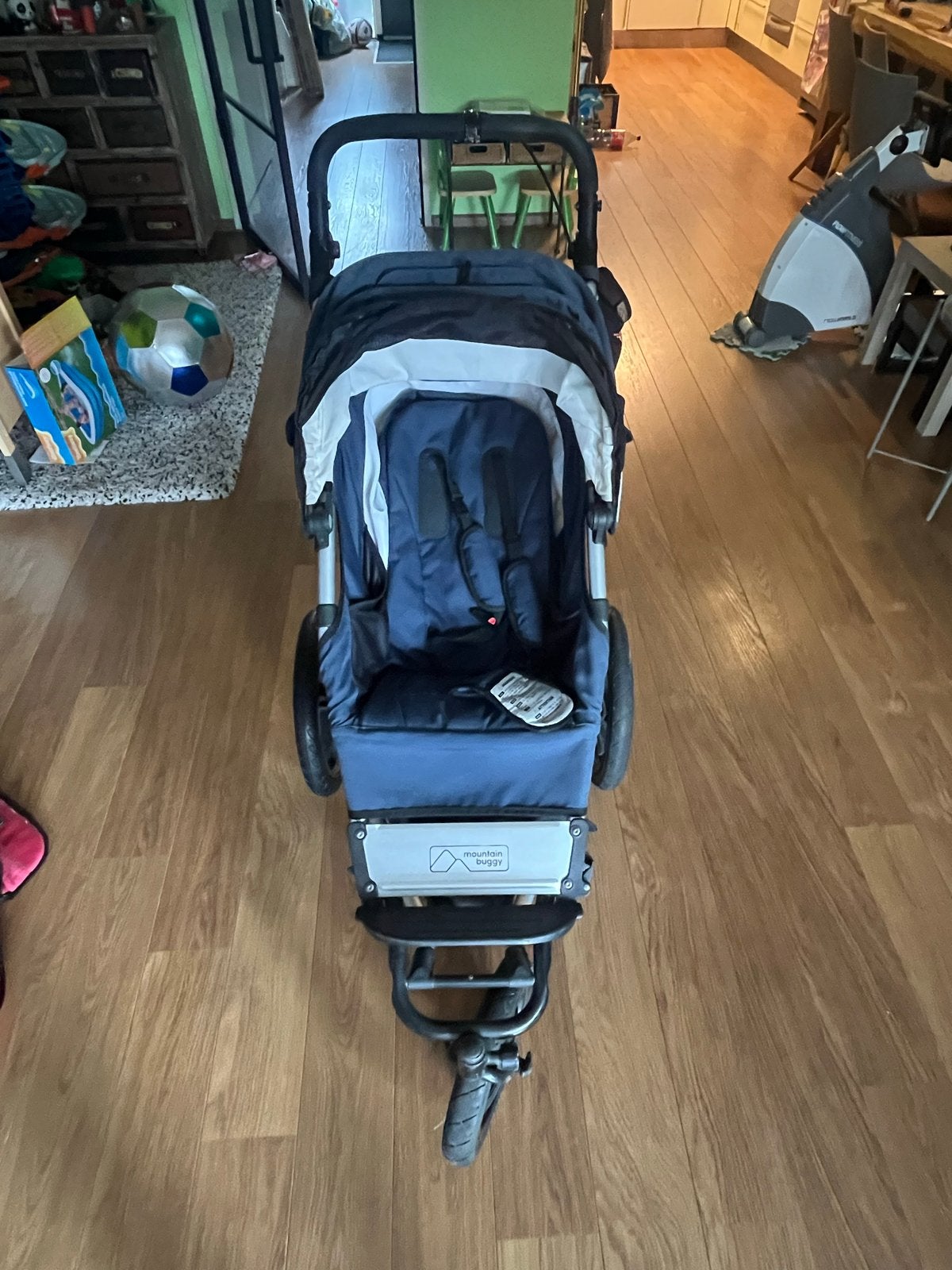 Mountain Buggy Urban Jungle kinderwagen, Gebruikt, Luchtbanden, Ophalen, Kinderwagen