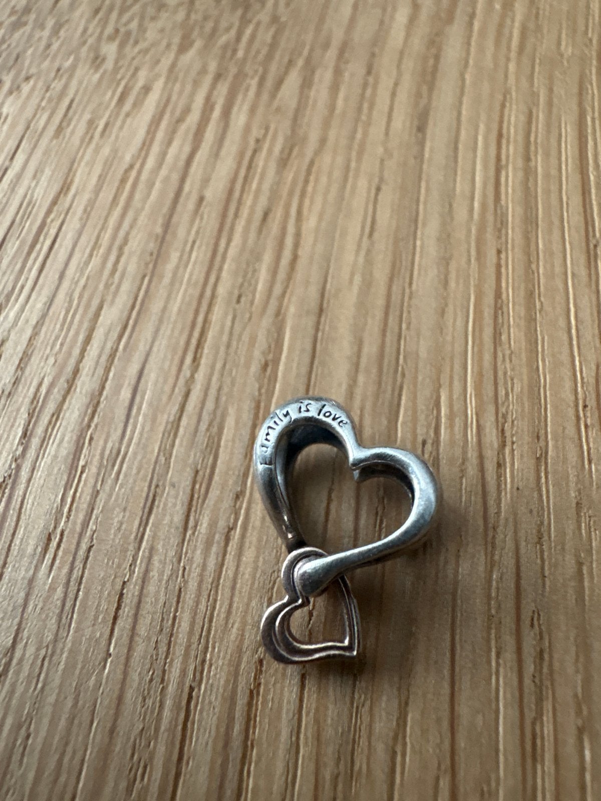 Pandora bedel 'Family is Love' zilveren hartjes, Sieraden, Tassen en Uiterlijk, Pandora, Ophalen of Verzenden, Zo goed als nieuw