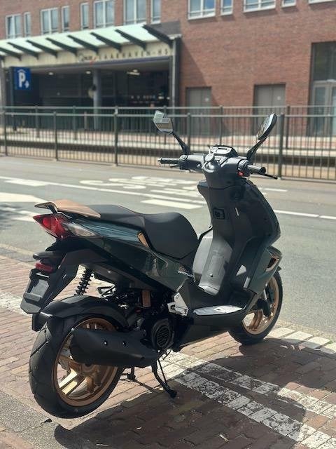 Peugeot Speedfight 4 Sportline Deep Lake Green ( peugeot ), Fietsen en Brommers, Nieuw, 50 cc, Overige modellen