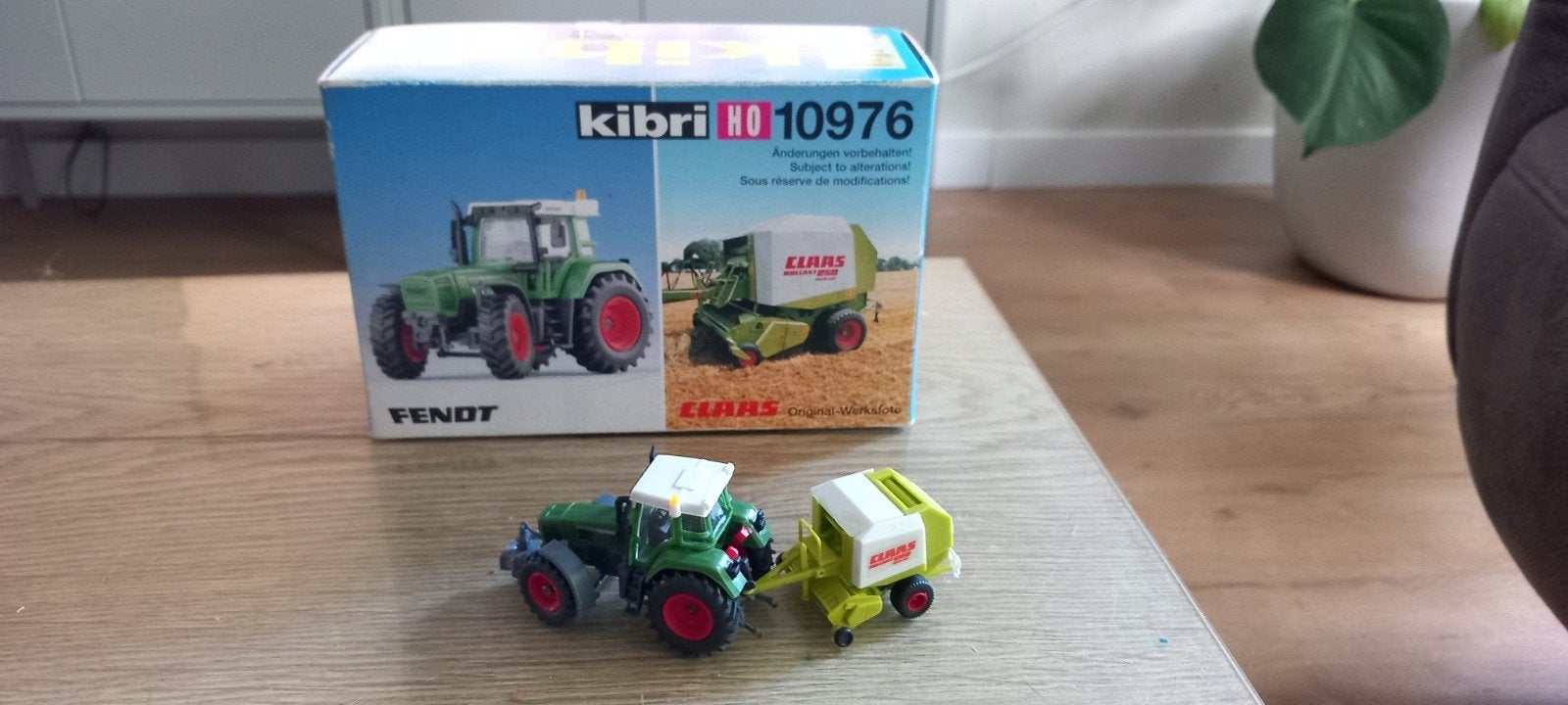 Kibri Ho 10976 Fendt trekker met claas balenpers+balen, Ophalen of Verzenden, Groter dan 1:32, Overige merken