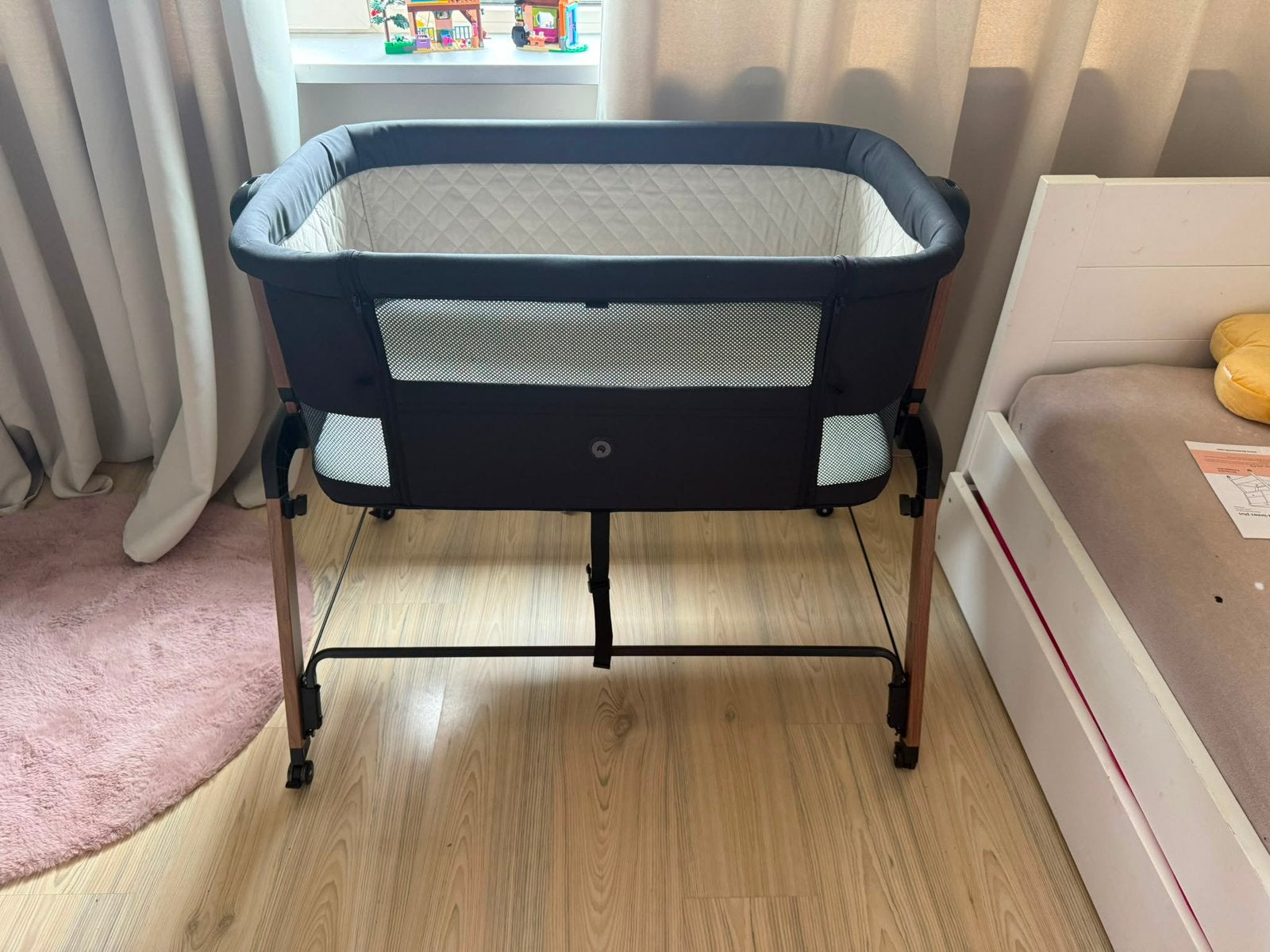 Qute Q Breez Woody Zwart co-sleeper, Ophalen, Zo goed als nieuw, Wieg