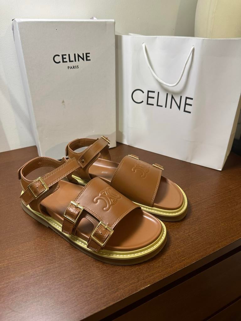 Celine Triomphe Platte Sandalen - Bruin Leer, Kleding | Dames, Schoenen, Bruin, Nieuw, Sandalen of Muiltjes, Ophalen of Verzenden