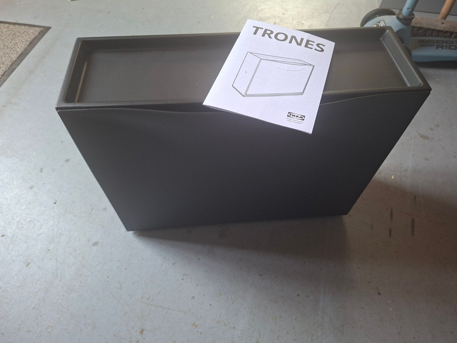 IKEA TRONES schoenenkast/opbergkast, donkergrijs, Huis en Inrichting, Ophalen, Nieuw, Modern, functioneel, ruimtebesparend