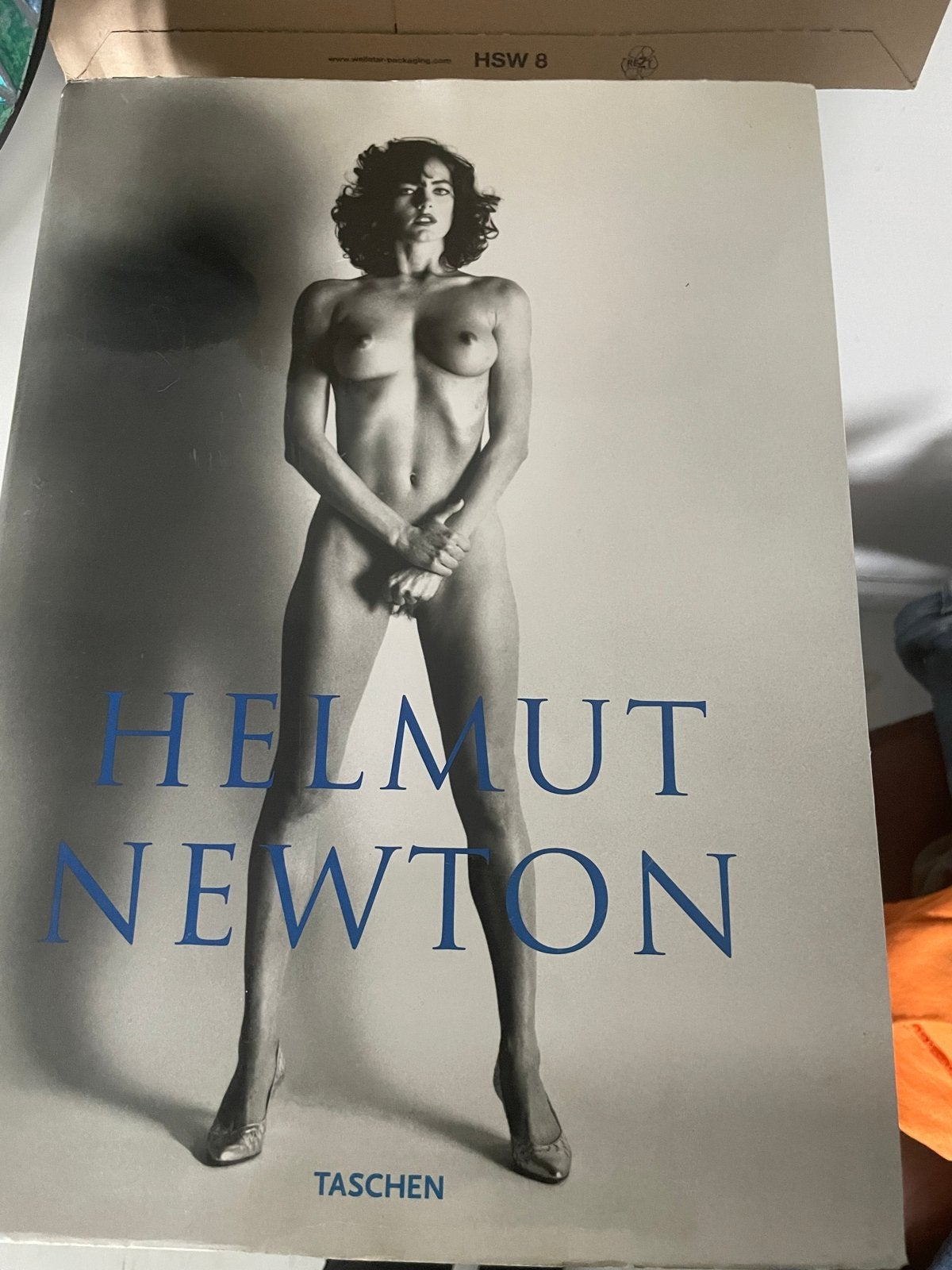 Helmut Newton Fotoboek - Taschen - Zo goed als nieuw, Boeken, Ophalen of Verzenden, Zo goed als nieuw, Fotografie algemeen