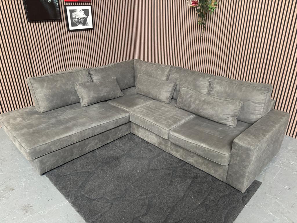 GRATIS LEVERING Hoekbank Donkergrijs 280x250 GEREINIGD, Huis en Inrichting, Banken | Bankstellen, 250 tot 300 cm, Hoekbank, Ophalen of Verzenden