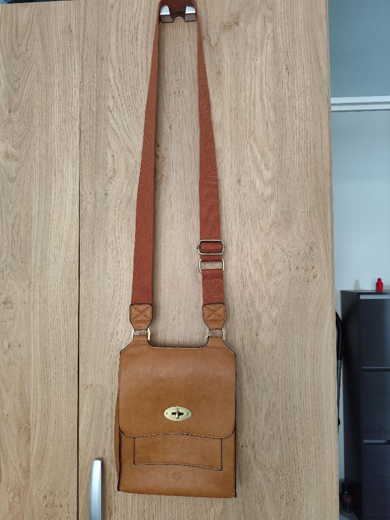 Vintage schoudertas in cognac/bruin kleur, Overige merken, Bruin, Nieuw, Ophalen of Verzenden