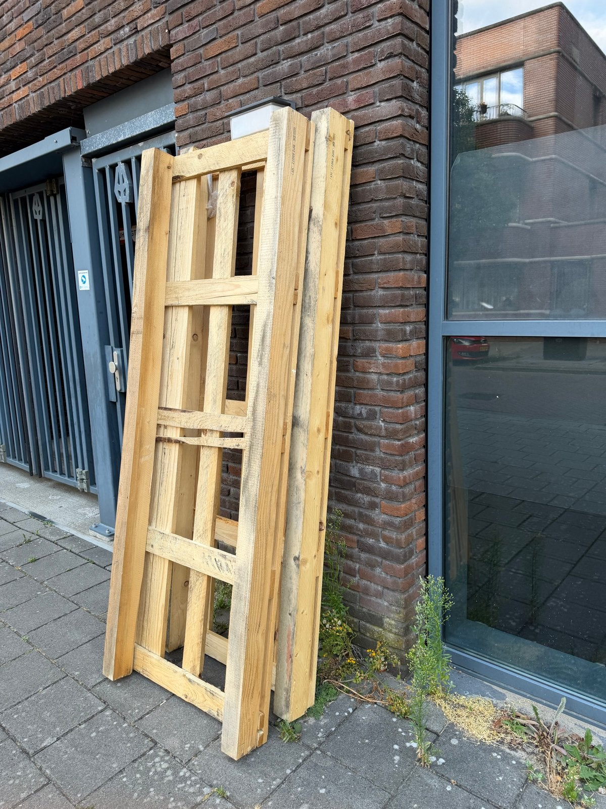 Gratis houten pallets 2x Ophalen in Haarlem, Doe-het-zelf en Verbouw, Hout en Planken, Ophalen, Gebruikt, 50 mm of meer, Pallet