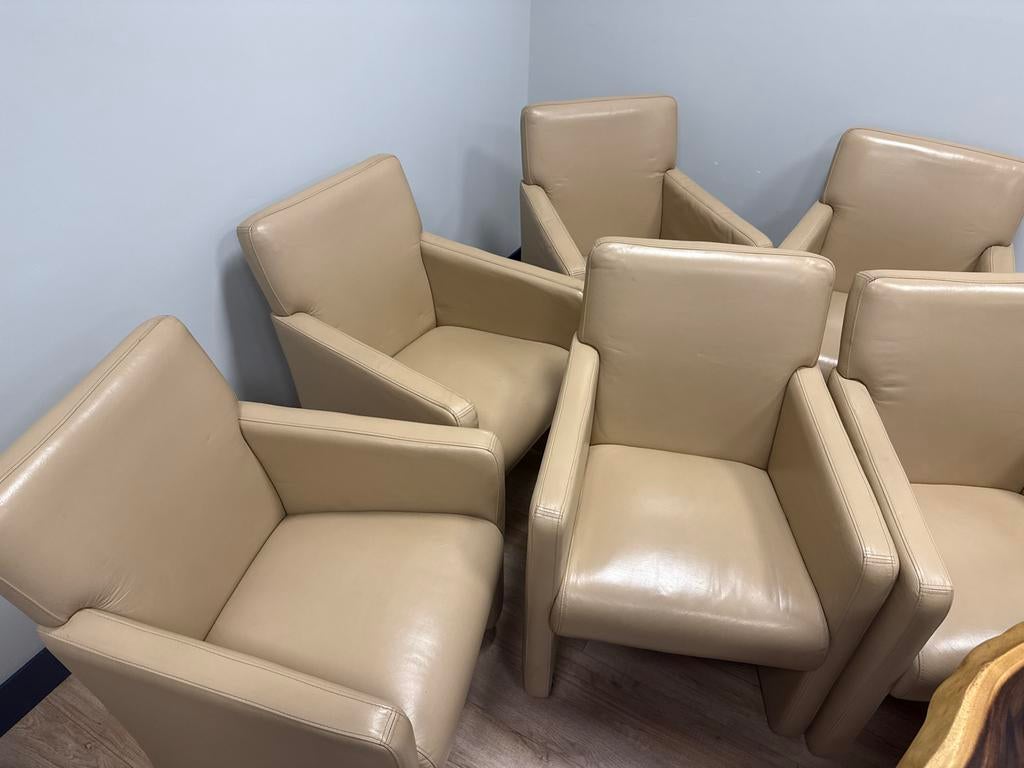 6 Kunstleren Stoelen met Wieltjes, Ophalen, Kunststof, Gebruikt, Overige kleuren