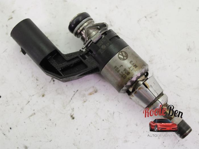 Injector (benzine injectie) van een Volkswagen Touran, Auto-onderdelen, Brandstofsystemen, Volkswagen, Gebruikt, 3 maanden garantie