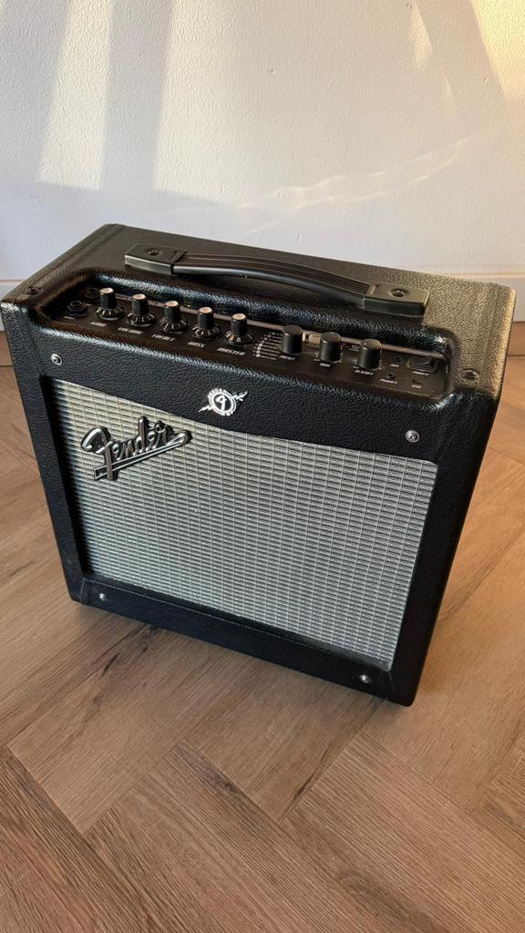 Fender Mustang I V.2 gitaarversterker – 20W, Ophalen, Zo goed als nieuw, Gitaar, Minder dan 50 watt