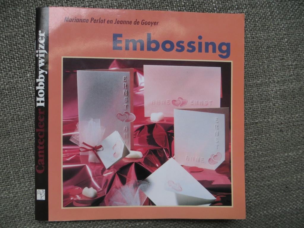 Embossing boekje, 3 pennen, uitleg, papier, Hobby en Vrije tijd, Ophalen of Verzenden, Zo goed als nieuw, Overige thema's, Overige typen