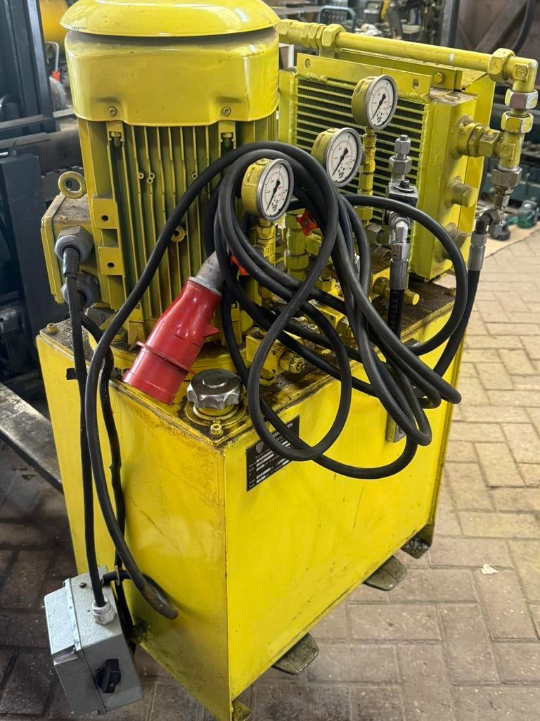 Hydraulische powerpack met haspel en besturingskast, Ophalen