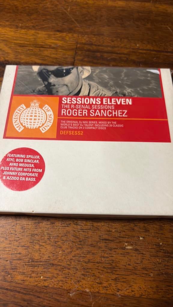MOS Defected sessions eleven 2 cd mixed Roger Sanchez, Ophalen of Verzenden, Zo goed als nieuw