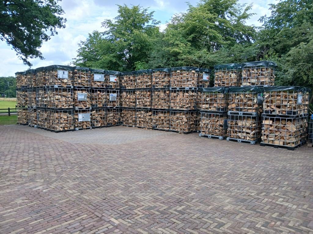 Droog Brandhout,€ 125 p/m3 Eiken(85%), Essen(15%), 3 tot 6 m³, Ophalen of Verzenden, Eikenhout, Blokken