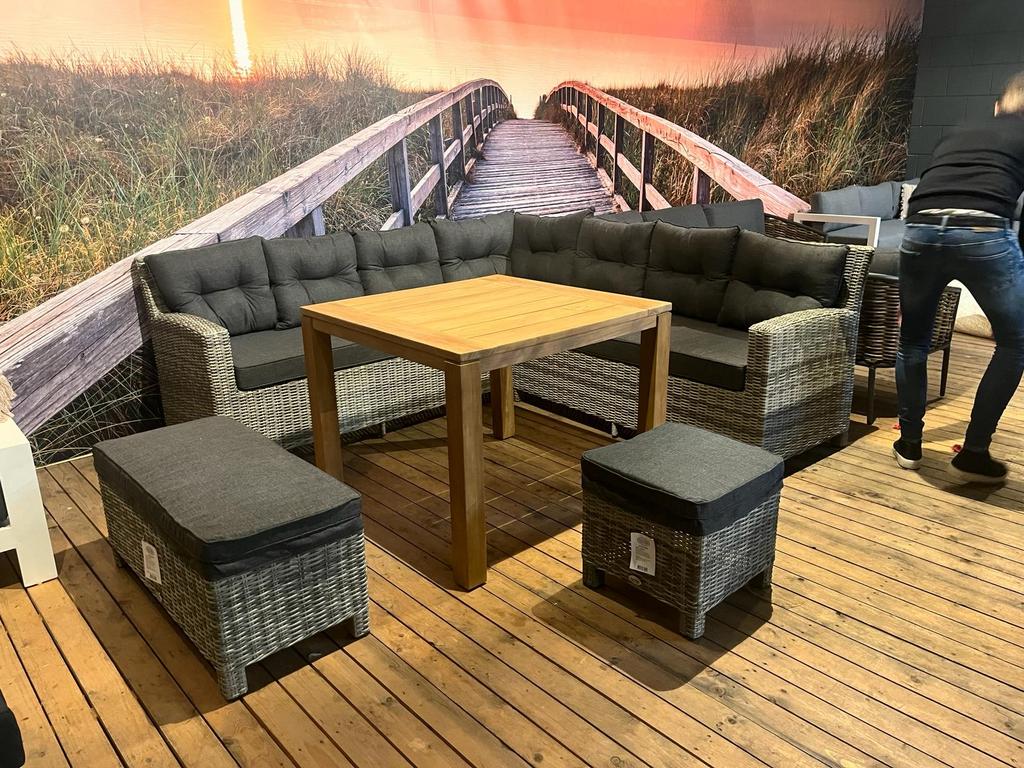 Nieuwe tuintafel 100x100 cm, Tuin en Terras, Tuintafels, Ophalen of Verzenden, Nieuw, Vierkant, Hout