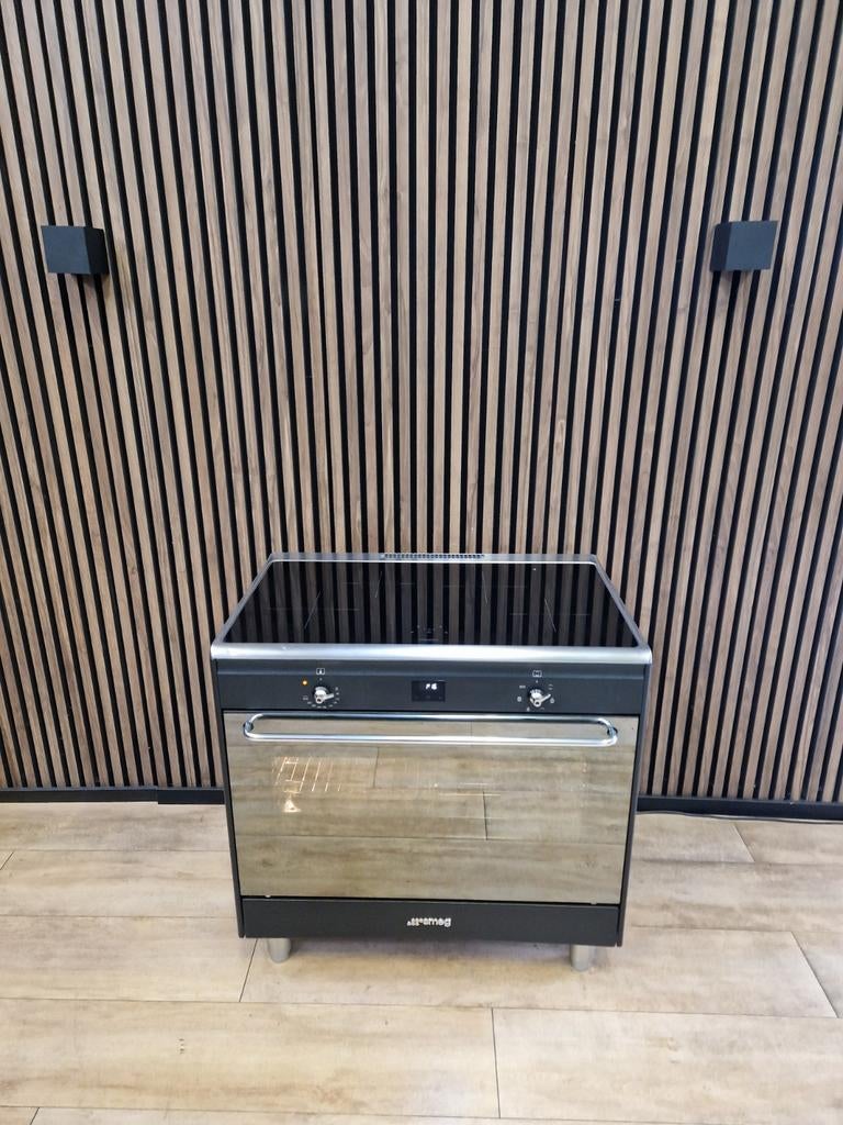 Luxe zwarte Smeg Fornuis INDUCTIE 90 cm (Gratis bezorgen), 5258sh, 60 cm of meer, Zo goed als nieuw, Energieklasse A of zuiniger