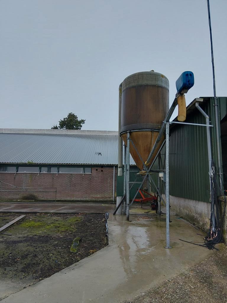 Voersilo met  nieuwe vijzel te koop, Zakelijke goederen, Ophalen