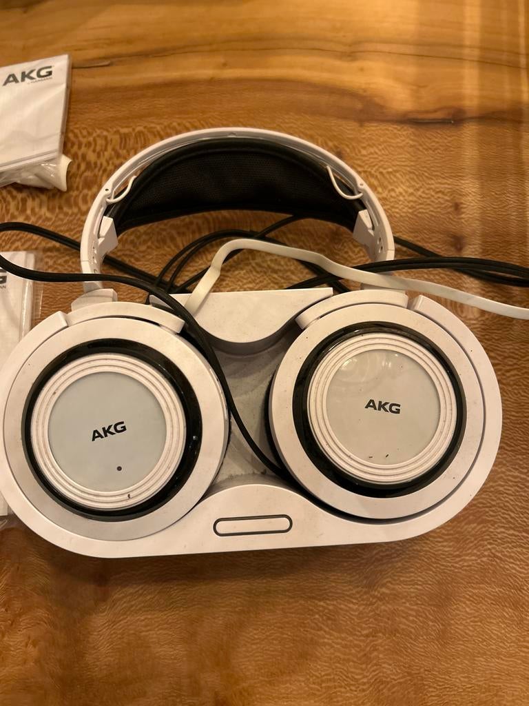 AKG K935 Draadloze Hoofdtelefoon, Overige merken, Gebruikt, Ophalen of Verzenden, Over oor (circumaural)