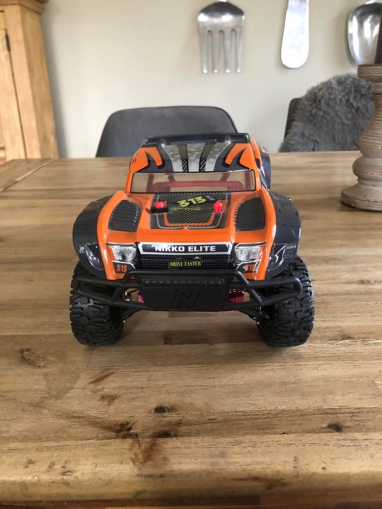 Nikko Afstandsbestuurbare Auto, Auto offroad, Zo goed als nieuw, Schaal 1:10, RTR (Ready to Run)