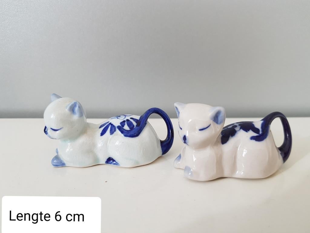 2 vintage / retro kattenbeeldjes / poezenbeeldjes, Verzamelen, Ophalen of Verzenden, Zo goed als nieuw, Dier