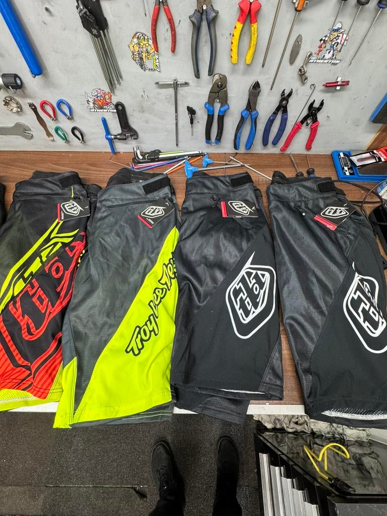 Troylee Downhill Korte broeken NIEUW, Ophalen of Verzenden, Nieuw, Overige maten
