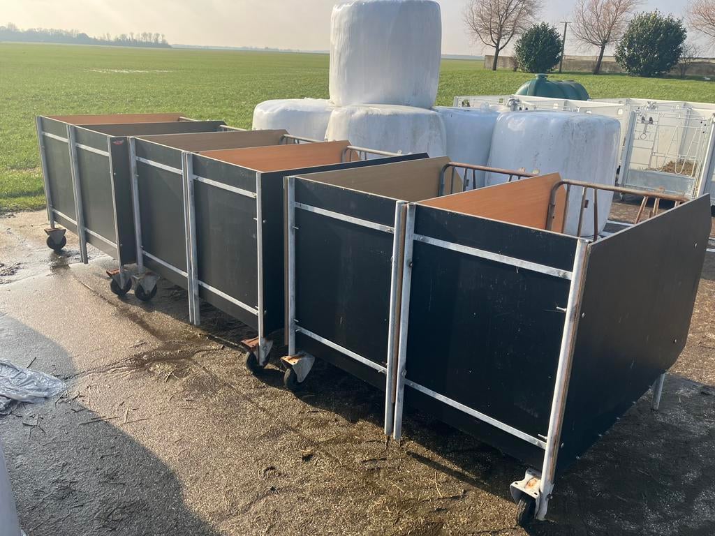 Kalverhokken, Dieren en Toebehoren, Stalling en Weidegang, Stalling