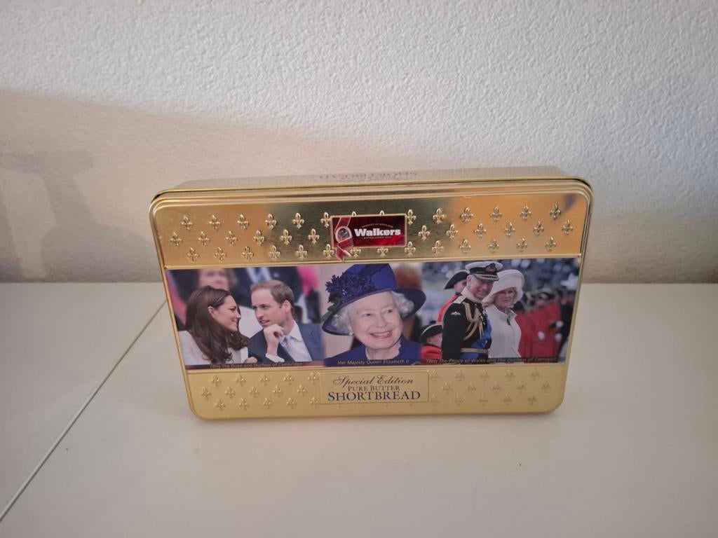 Walkers Shortbread Blik - Brits Koningshuis Special Edition, Verzamelen, Blikken, Ophalen of Verzenden, Zo goed als nieuw, Koek(jes)