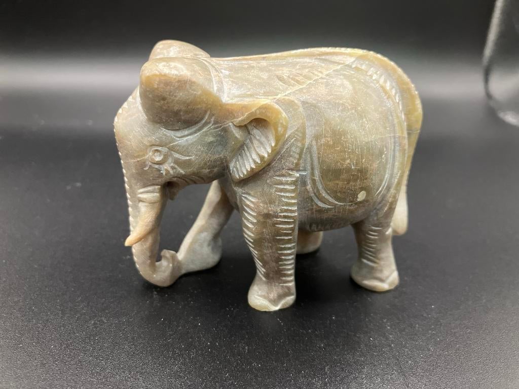 Handgegraveerde stenen olifant, Antiek en Kunst, Ophalen of Verzenden