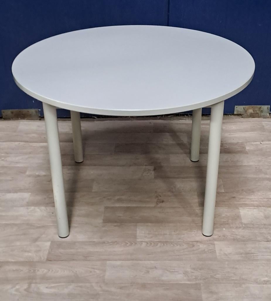 Speelgoedtafel / bijzettafel met metalen onderstel, Huis en Inrichting, Tafels | Bijzettafels, Gebruikt, Rond, 45 tot 60 cm, 75 cm of meer