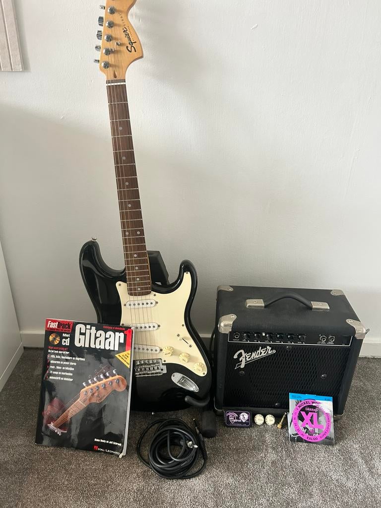 Elektrische gitaar set – Squier Strat + Fender versterker, Ophalen, Fender, Met versterker, Zo goed als nieuw