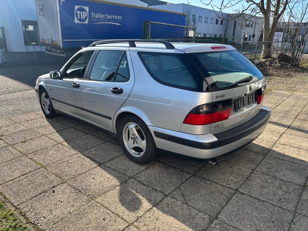 Supermooie Saab 9-5 Station van 1e eigenaar!!, Auto's, Voorwielaandrijving, Zwart, 4 cilinders, 2300 cc
