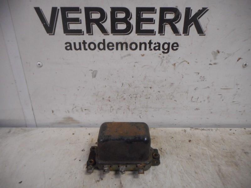 Relais Mercedes-Benz Ponton 219 (W105) M180 II (1957-01/..), Gebruikt, Mercedes-Benz AG, Mercedes-Benz, Mercedesstraße 120, Stuttgart 70372, , Duitsland