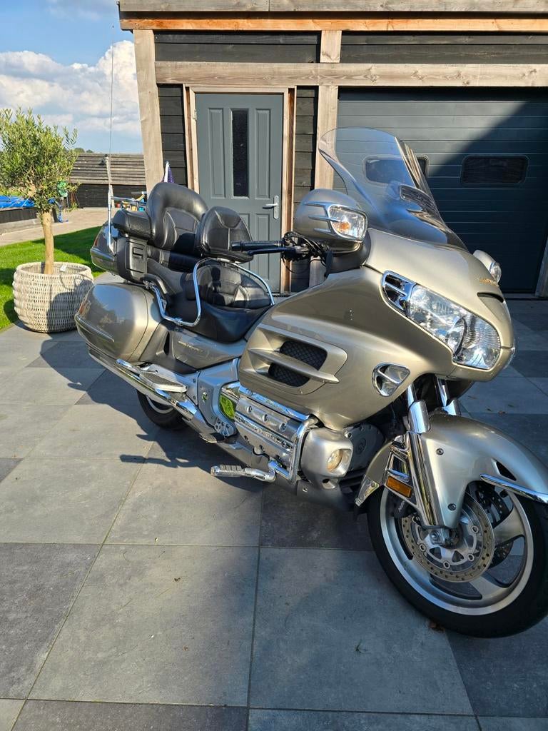 Goldwing GL1800 - 2003 - Nieuwe banden & accu!, Motoren, 4 cilinders, Motorrijbewijs A, Bedrijf, Toermotor