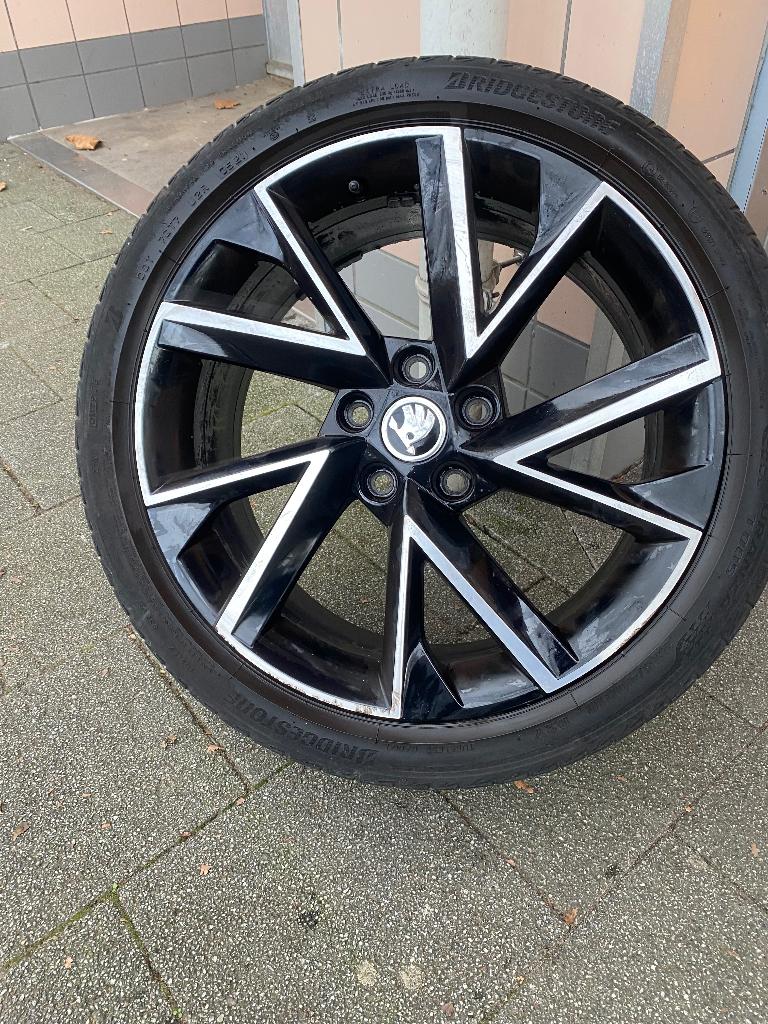 Skoda velgen zo goed als nieuw 4x, Ophalen, Nieuw, Winterbanden, Velg(en)