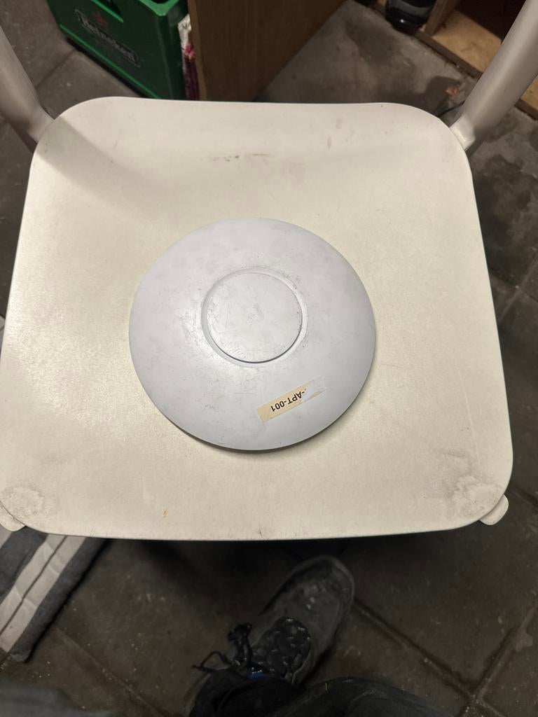 Unifi AP AC Pro - Krachtige Access Point 2 stuks, Computers en Software, Accesspoints, Ophalen of Verzenden, Gebruikt