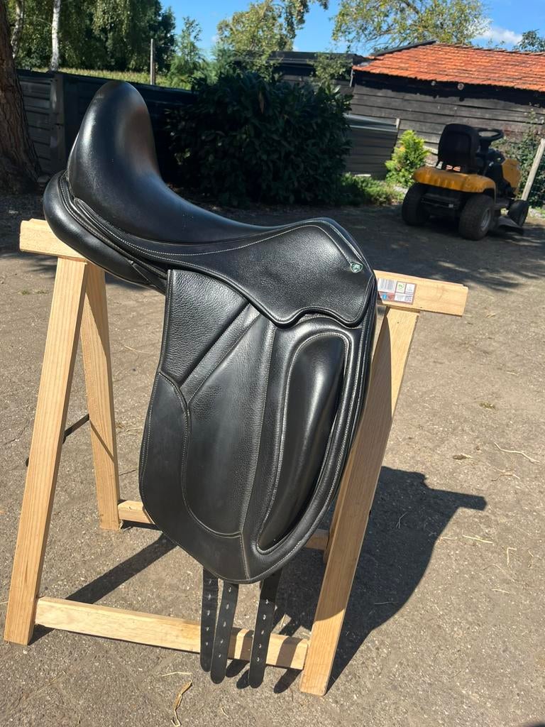 Graziozo zadel nieuwstaat 17.5 inch, Dieren en Toebehoren, Ophalen of Verzenden, Zo goed als nieuw, Dressuur