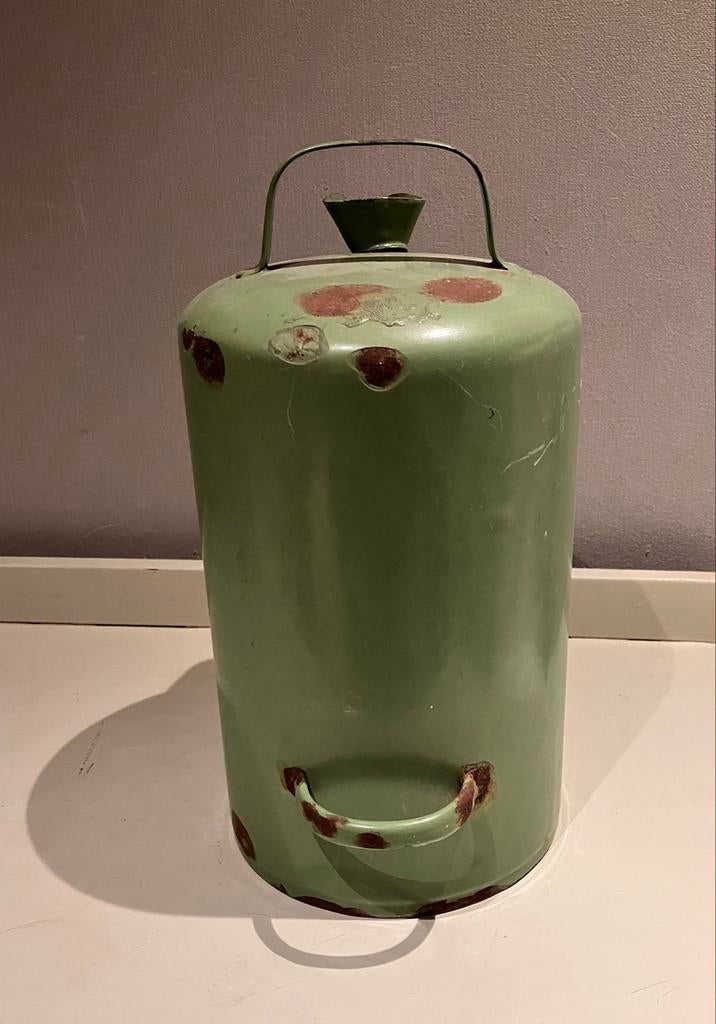 Vintage Groene Geëmailleerde Petroleumkan, Antiek en Kunst, Antiek | Emaille, Ophalen of Verzenden