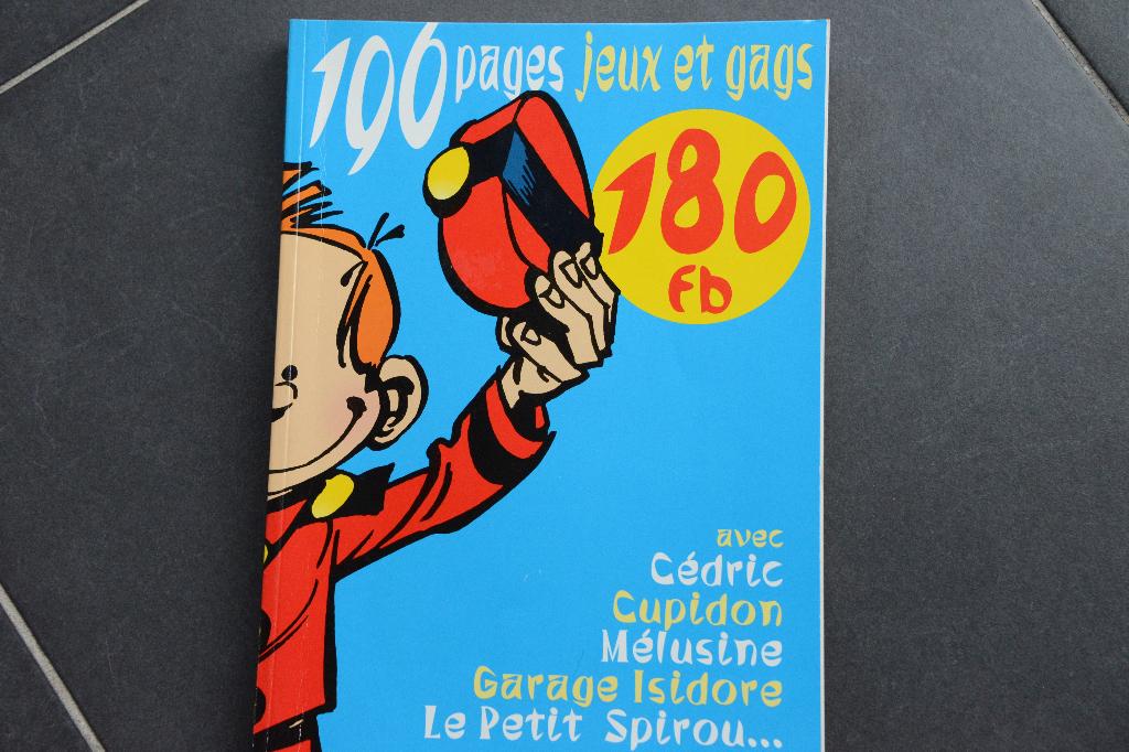 Robbedoes: Omnibus, strip/spelboek en 2 tijdschriften., Meerdere stripboeken, Ophalen of Verzenden, Zo goed als nieuw, André Franquin